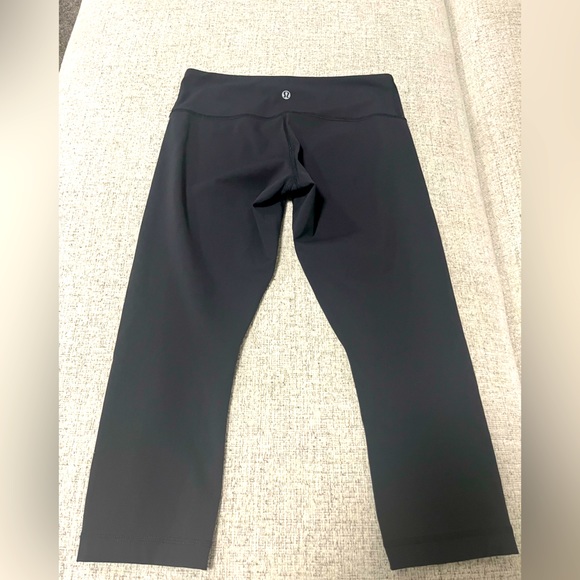 Lululemon black capris leggings - Picture 1 of 2